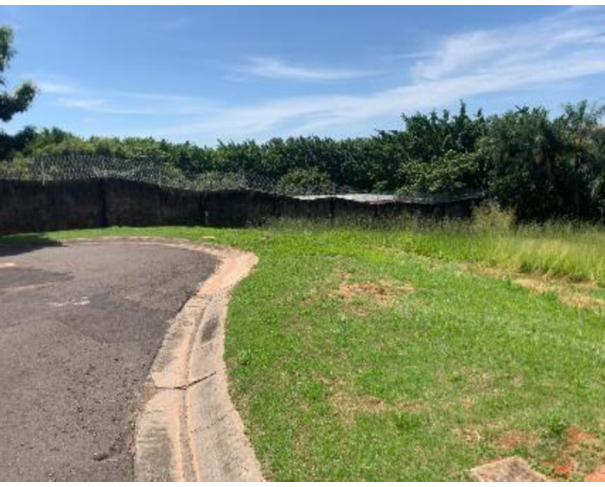 Foto de Lote 13 - Marília - SP - Cond. Res. Pedra Verde - Terreno