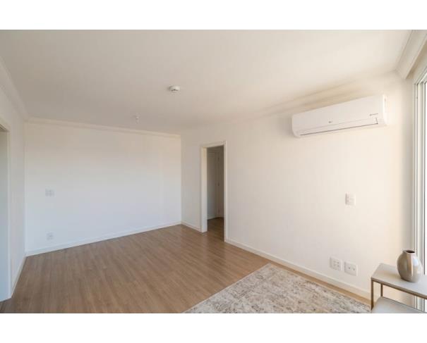 Foto de Porto Alegre - RS - Jardim Botânico - Apartamento e Box