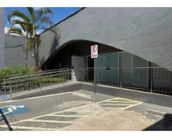 Foto de Lote 8 - Águas Formosas - MG - Centro - Loja Comercial