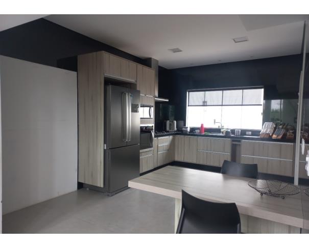 Foto de Casa em Condomínio com 378 m2 - Votorantim - SP - Res. Villa Toscana