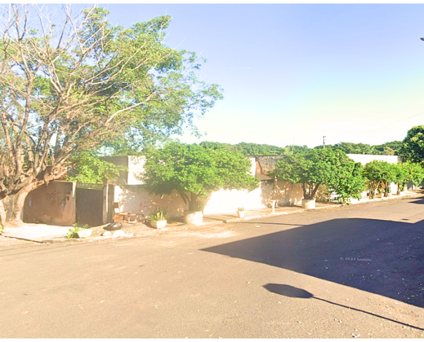 Terreno com 300 m² - E130