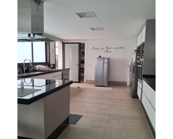 Foto de Casa de Alto Padrão com 571m2 - Cond. Campos do Conde - Santana de Parnaíba - SP