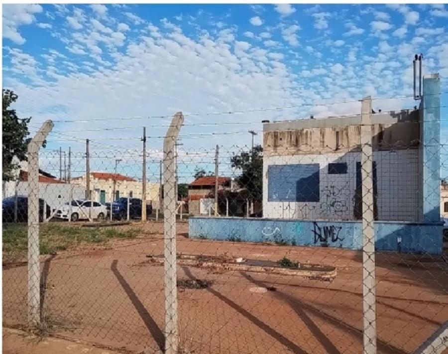 Terreno com 801 m² - Vila Xavier - Araraquara - SP Terreno com 801 m² - E229, localizado em Araraquara - SP
