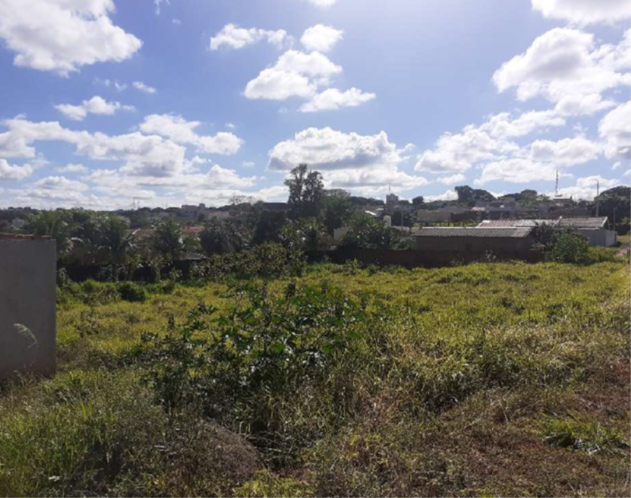Terreno com 1.499 m² - Umuarama - PR Terreno com 1.499 m² - E227, localizado em Umuarama - PR