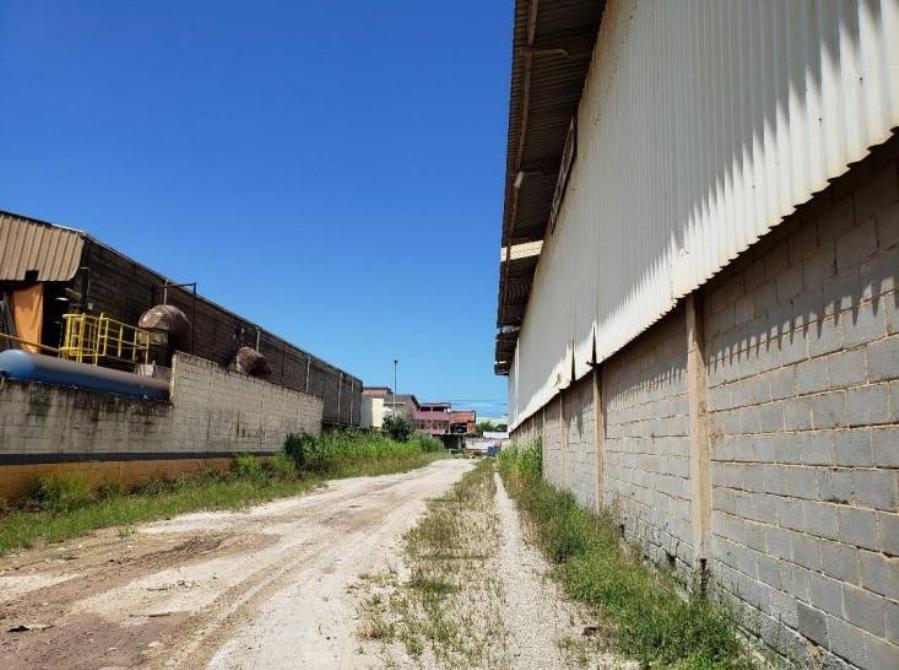 Lote 15 - Lagomar - Macaé - RJ - Prédio Comercial e Vagas Imóveis Comerciais - Banco Santander - E203, localizado em Macaé - RJ