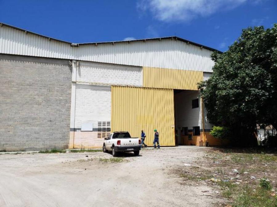 Lote 15 - Lagomar - Macaé - RJ - Prédio Comercial e Vagas Imóveis Comerciais - Banco Santander - E203, localizado em Macaé - RJ
