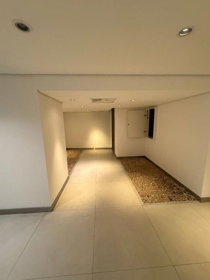 Lote 30 - Rio de Janeiro - RJ - Centro - Prédio Comercial Imóveis Comerciais - Banco Santander - E408, localizado em Rio De Janeiro - RJ, bairro Centro