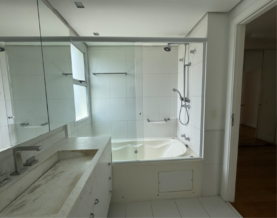 Apto. 281 - Cobertura Duplex - com 433 m2 - Santo Amaro - São Paulo - SP Apto de Cobertura - Duplex - com 433 m2 - E253, localizado em São Paulo - SP