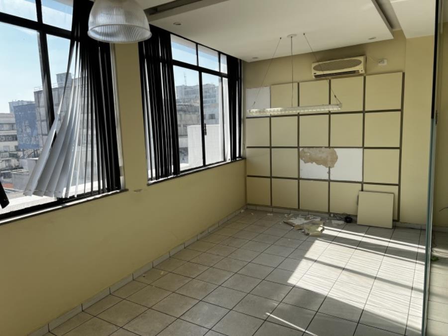 Lote 1 - Sala Comercial "A-13" e Box de Garagem "441" - São Paulo/SP - Centro Salas Comerciais e Box's de Garagens - E223, localizado em São Paulo - SP