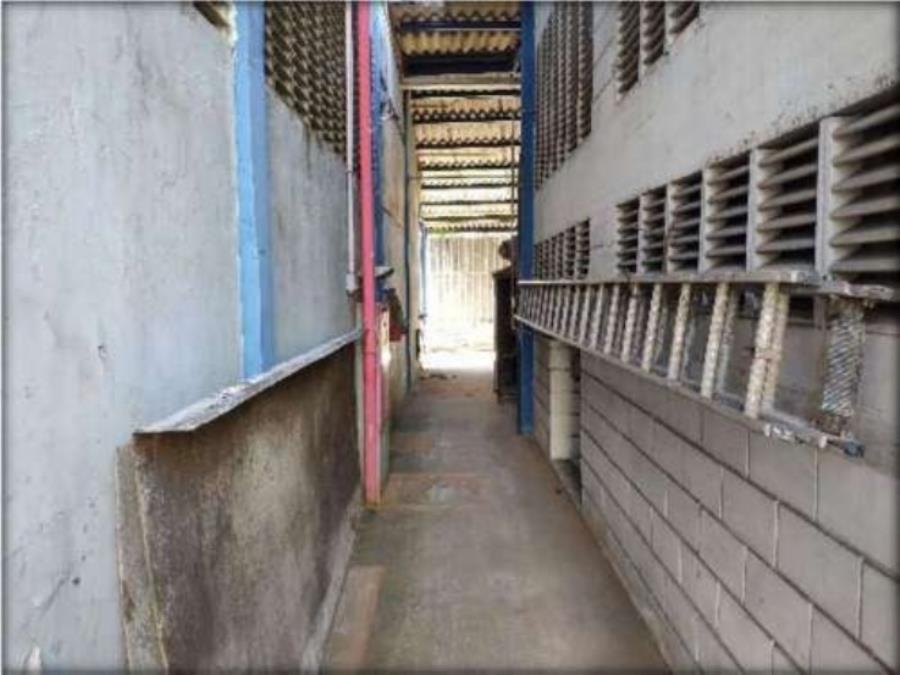 Imóvel Industrial - 1.925 m² - Ferrazópolis - SP Imóvel Industrial com 1.925 m² - SBC - SP - J061, localizado em São Bernardo Do Campo - SP, bairro Ponto Alto