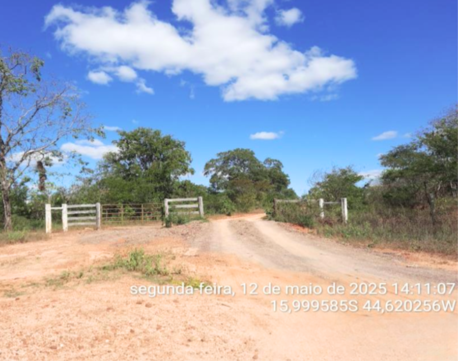 Lote 5 - São Francisco - MG - Morro - Fazenda Imóveis Comerciais - Santander - E249, localizado em São Francisco - MG