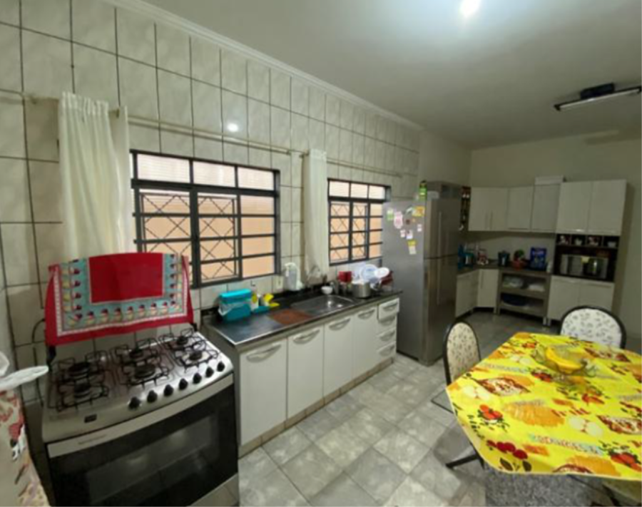 Casa com 246 m2 - Cj. Hab. Cinquentenário - Tupã - SP Casa com 246 m2 - E225, localizado em Tupã - SP