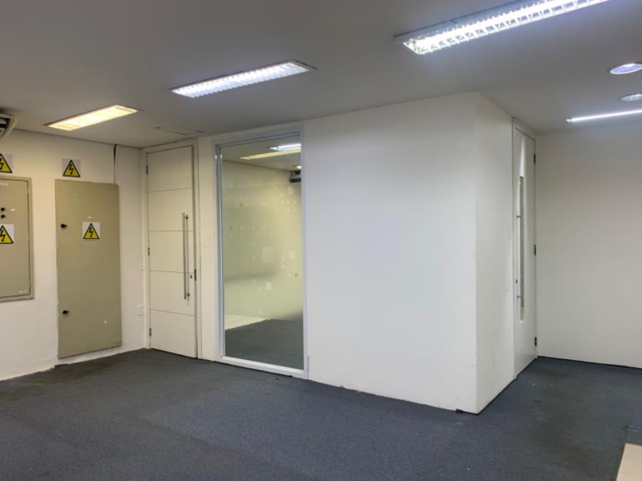 Prédio Comercial - Pq. Santos Dumont - Taboão da Serra - SP Imóvel Comercial com 1.498 m2 - Itaú - E252, localizado em Taboão Da Serra - SP